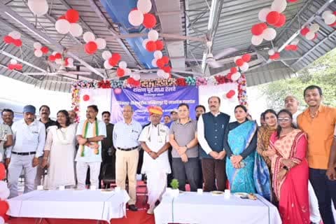 अंबिकापुर ,दिल्ली अब दूर नहीं :सरगुजा को मिली बड़ी रेल सौगात , सरगुजा सांसद श्री चिंतामणि महाराज ने हरी झंडी दिखाकर किया