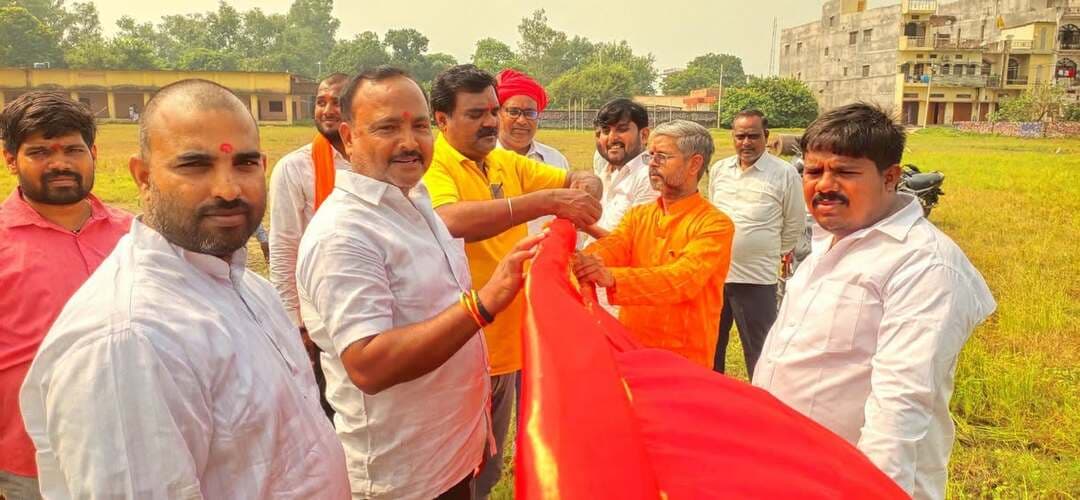 #बलिया #नगरा में श्रीराम की लीला के भव्य मंचन का हुआ शुभारंभ! #रामलीला मैदान में विधिवत भूमि पूजन और ध्वजारोहण के साथ सार्वजनिक रामलीला समिति ने शुरू की तैयारियां, 11 से 22 अक्टूबर तक सजेगा रामलीला का मंच, भव्य झांकियों के साथ होगा भगवान श्रीराम की लीला का मंचन। चेयरमैन प्रतिनिधि उमाशंकर राम, राजीव सिंह चंदेल समेत समिति पदाधिकारी व श्रद्धालु रहे मौजूद।
#followerseveryone #nonfollowersviewers
#NagraRamlila #RamLeela #JaiShriRam #BalliaNews #Dussehra2026