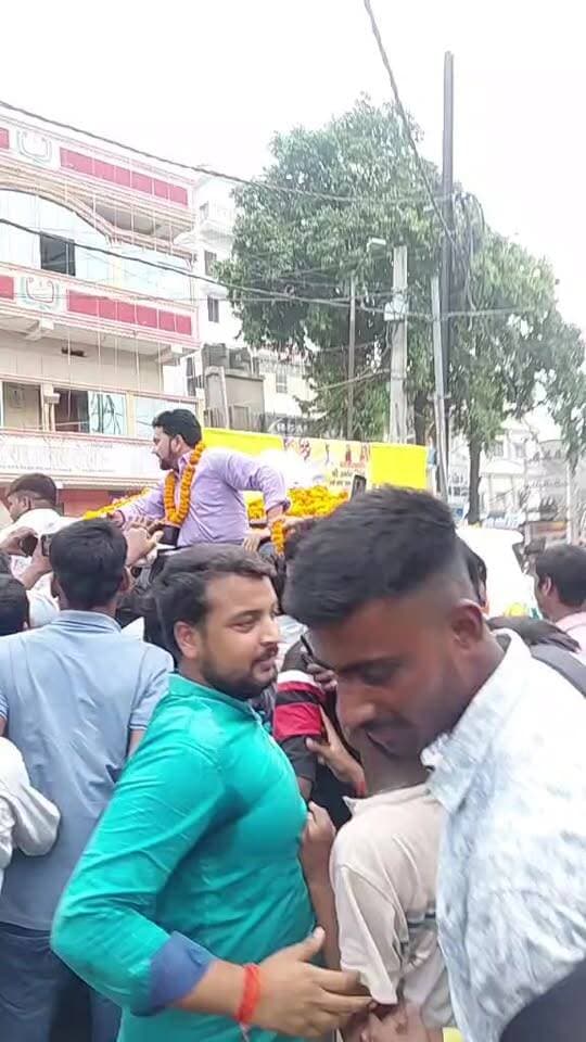 बाहुबली विधायक अनंत सिंह का बख्तियारपुर में भव्य स्वागत।
Anant Kumar Singh #AnantSingh #Mokama #mokamanews #biharireels #reelsvideoシ #reelsviralシ #viralreels #viralreelschallenge #reelsvideo #biharireels #shortsviral #PatnaNews