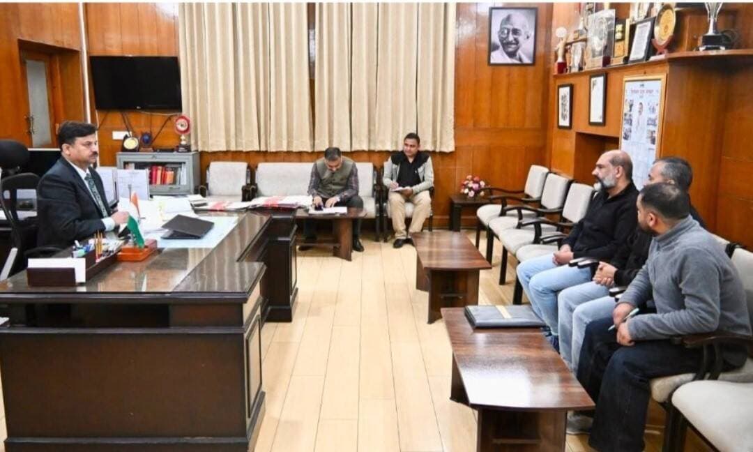 दीपावली पर पटाखों की बिक्री एवं भंडारण को लेकर उपायुक्त अनुपम कश्यप ने हितधारकों के साथ की बैठक