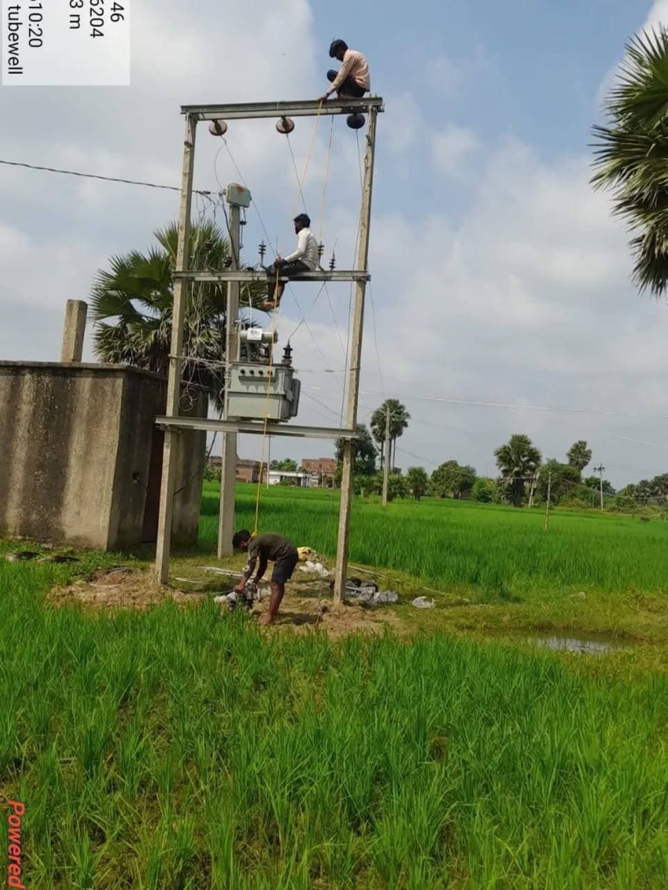 🌾 किसानों को बेहतर सिंचाई सुविधा की दिशा में महत्वपूर्ण पहल
◆ जिला पदाधिकारी, जहानाबाद श्रीमती छिरिङ वाई भूटिया के निर्देशानुसार राजकीय नलकूपों के बाह्य विद्युतीकरण की कार्रवाई तेज।
⚡ 08 राजकीय नलकूपों का किया जाना है बाह्य विद्युतीकरण।
✅ अमैन पश्चिम एवं सरेन दक्षिण के 02 राजकीय नलकूपों पर कार्य प्रगति पर।
◆ शेष 06 राजकीय नलकूपों के विद्युतीकरण की आवश्यक प्रक्रिया पूर्ण।
🌾 धान की कटनी एवं जलजमाव समाप्त होते ही शेष नलकूपों का कार्य भी प्राथमिकता के आधार पर किया जाएगा पूर्ण।
💧 पहल से सिंचाई व्यवस्था होगी और सुदृढ़, किसानों को मिलेगी बेहतर एवं सुगम सिंचाई सुविधा।
#किसानकल्याण #सिंचाईसुविधा #जिलाप्रशासनजहानाबाद # विकसितभारत_ समृद्धबिहार_आदर्शजहानाबाद