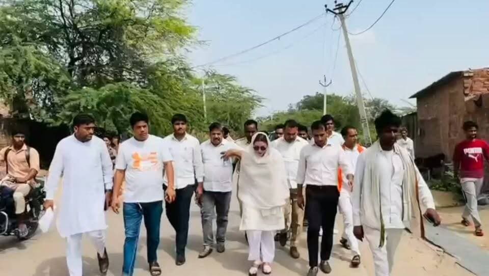 17 साल पुरानी समस्या का समाधान, 61 दिन बाद जुरहरा श्मशान भूमि का धरना खत्म
#बीजेपी
#rajasthan
#mewati
#BJPGovernment
#bjprajasthan