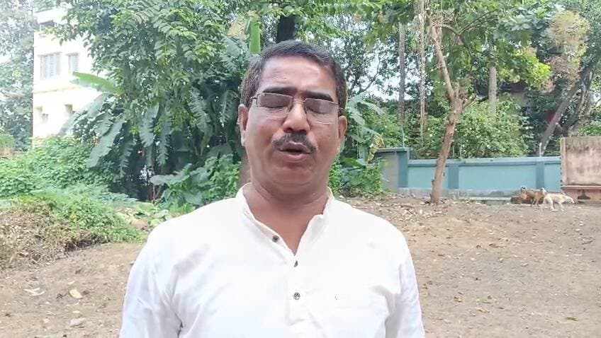 ১৪ বছর ধরে নলহাটি পৌরসভার ভোট না হওয়ায় আগামীকালকে পৌরসভার সামনে আন্দোলন করবেন কংগ্রেস জানালেন কংগ্রেস নেতা মিল্টন রশিদ।
#rampurhattv #khasbarta #Rampurhat #NALHATI
#Khasbartalive
