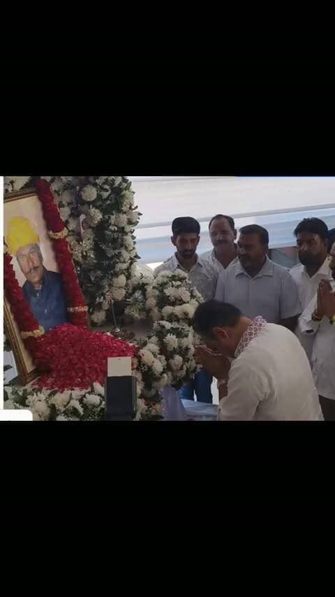 मुख्यमंत्री भजनलाल शर्मा ने आक्या पहुंचकर पूर्व विधायक चंद्रभान सिंह आक्या के दिवंगत पिता स्वर्गीय सरपंच ठाकुर राम सिंह चौहान को अर्पित की श्रद्धांजलि, दोपहर करीब 3:50 बजे हेलीकॉप्टर से जयपुर रवाना 🙏