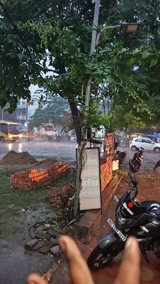 मऊ में बारिश