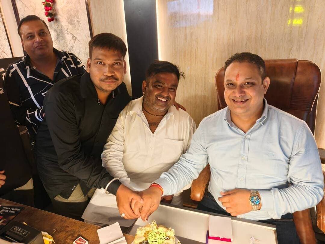🎂 जन्मदिन के खास दिन को यादगार बनाने के लिए मेरी फैमिली और दोस्तों का दिल से शुक्रिया ❤️🙏