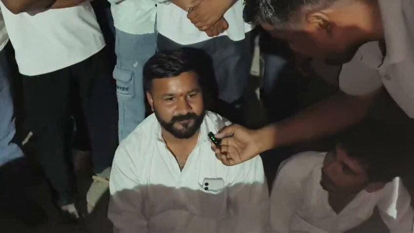 कोलायत में जमा चुनावी माहौल,
कोलायत में सरपंच प्रत्याशी गमेशमल पंचारिया को सेकड़ो ग्रामीणों ने गुड़ से तोलकर चुनाव में समर्थन दिया,
ग्रामीणों ने कहा पंचारिया आप चुनाव लड़ो हम आपके साथ है,,,
#rahulsewagjhajhu #kolayatnews #bikanernews #kolayat #PanchayatElection #bikaner
100009089812842:2048:Lalit Panchariya
100047650841846:2048:Ganesh Panchariys 100012601562619:2048:Panchariya Chaturbhuj Part 14