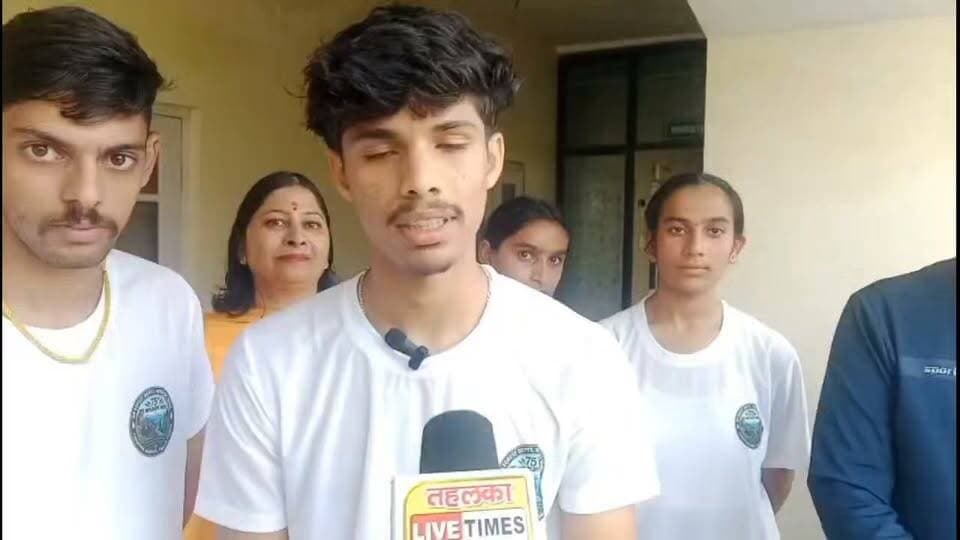 देहरा ।। News123 ।। देहरा में 5 किलोमीटर मिनी मैराथन, वन्यजीव संरक्षण का दिया संदेश
वन मंडल कार्यालय से हुआ आगाज, एसडीएम ने दिखाई हरी झंडी; पीएम श्री देहरा स्कूल की अर्चना प्रथम