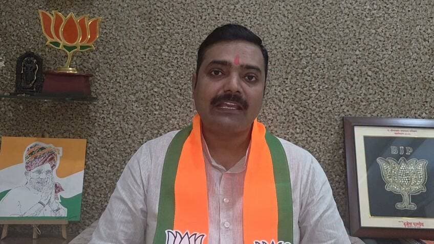 लखनऊ: सपा राज्यसभा उम्मीदवार धनराज नाथवानी के मोदी जी की प्रशंसा किए जाने पर भाजपा ने कहा,नाथवानी ने दिल से कहा दिमाग से नहीं
नाथवानी राजनीति में नए, इसीलिए दिल से सोचा दिमाग से नहीं- राकेश त्रिपाठी
भाजपा प्रवक्ता राकेश त्रिपाठी बोले, दिल से तो अखिलेश यादव भी प्रशंसा करते हैं पर दिमाग में राजनीतिक मजबूरियां हैं
मोदी जी के 25 वर्ष के कार्यकाल में गरीबों के जीवन में क्रांतिकारी बदलाव - राकेश
दुनिया के तमाम राष्ट्राध्यक्ष कर रहे मोदी की प्रशंसा- भाजपा
25 वर्ष में राजनीति में सेवा का नया अध्याय जोड़ा- राकेश त्रिपाठी