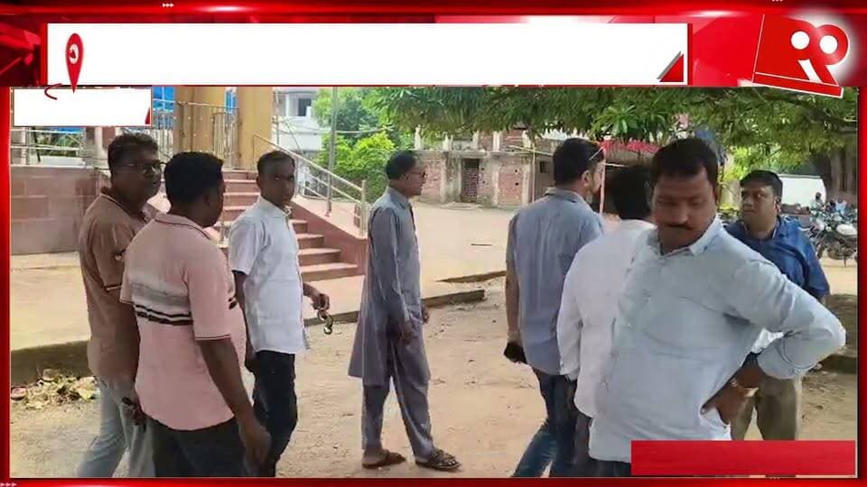 दुर्गापूजा को लेकर नगर परिषद की टीम ने पूजा स्थलों का किया निरीक्षण
#Madhupur #Deoghar #MunicipalCouncil #DurgaPuja #DurgaPuja2026 #PujaPreparation #MunicipalCouncilTeam #PujaPandal #TempleInspection #FestivalPreparation #CleanlinessDrive #Durgotsav #JharkhandNews #DeogharNews #MadhupurNews #LocalNews #FestivalNews #CivicAdministration #MunicipalAdministration #BreakingNews #LatestNews #NewsUpdate #DurgaPujaNews #99News #99NewsDhanbad