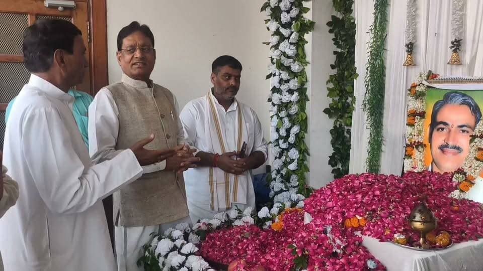 #आजमगढ़ के मुंडा जाफरपुर स्थित #भाजपा नेता अखिलेश मिश्रा उर्फ गुड्डू के आवास पर उनके पिता स्व.राजेंद्र मिश्र की 22वीं पुण्यतिथि पर श्रद्धांजलि देने उमड़ा जन सैलाब
#भाजपा नेता #सुरेंद्र सिंह उर्फ टुनटुन समेत सैकड़ो लोगों ने किया रक्तदान
Facebook for Creators Following Love Facebook MYogiAdityanath Chief Minister Office Uttar Pradesh DM Azamgarh Samajwadi Party योगी आदित्यनाथ FIFA World Cup #highlight Björk