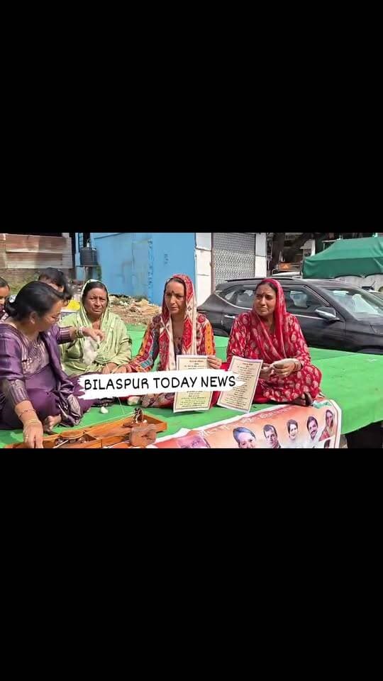 चरखा चलाकर लिया आंदोलन को निर्णायक मोड़ तक पहुंचाने का संकल्प