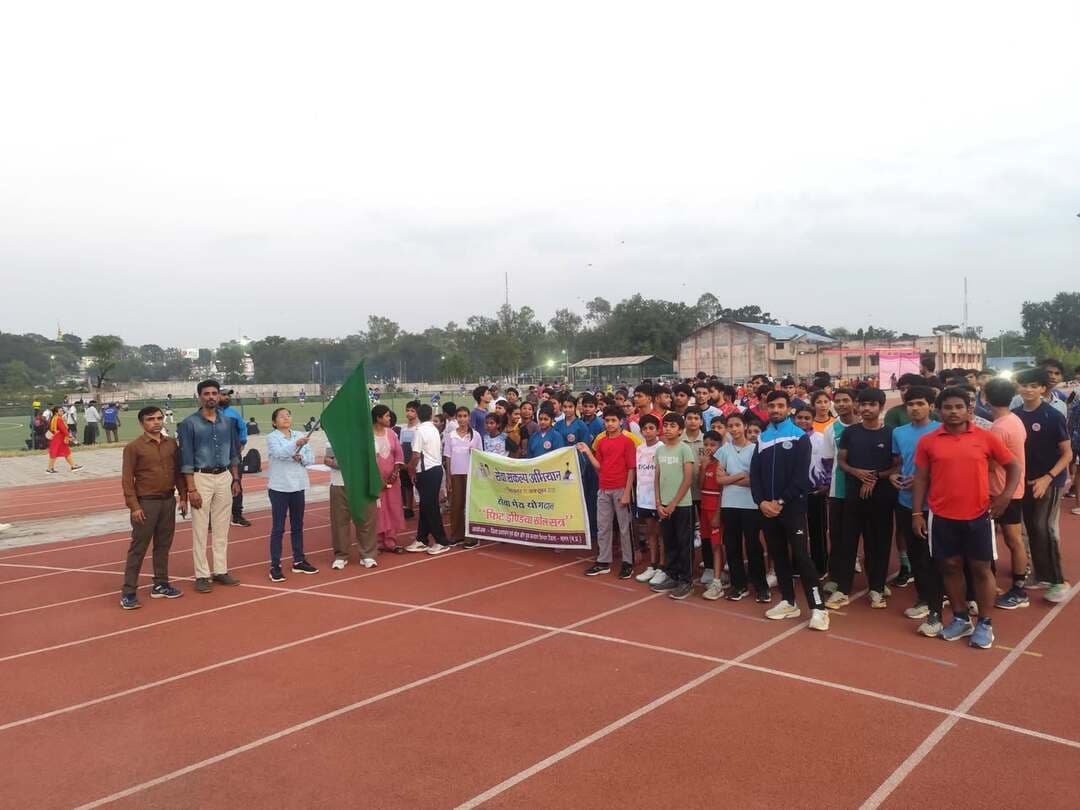 🏃♂️ फिट इंडिया: सागर में दौड़े कदम!
‘सेवा संकल्प अभियान’ के फिट इंडिया चरण के तहत आज सागर के खेल परिसर में सामूहिक दौड़ का शानदार आयोजन किया गया। स्वास्थ्य और फिटनेस के प्रति यह जागरूकता का एक बेहतरीन प्रयास है! ✨
#FitIndia #jansamparkMP #sagar #SevaSankalp2026
