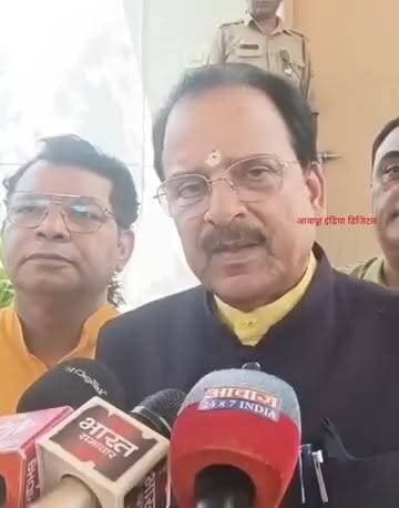 सांसद अजय भट्ट बोले, किच्छा की हार-हमें स्वीकार, अब करेंगे मंथन..
#AwaazIndiaDigital #Uttarakhand #Rudrapur #KichhaElectionResults #Congress #TilakRajBehar #RajeshPratapSingh #RajkumarThukral #BJP #AjayBhatt #ShivArora #VikasSharma #RajeshShukla #PoliticsNews #UdhamSinghNagarPolice #LatestNews
