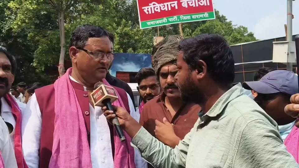 "वोट चोर गद्दी छोड़..."
CEC ज्ञानेश कुमार के खिलाफ लोगों में जबर्दस्त गुस्सा, सपा कार्यकर्ताओं ने किया प्रदर्शन....