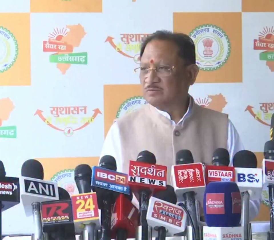 बड़ी दुखद समाचार है कि विख्यात अभिनेता नाना पाटेकर हमारे बीच नहीं रहें। हमारे लिए तो बहुत प्रिय अभिनेता थे। उनका एक्टिंग हमको बहुत पसंद आता था। उनकी सादगी और उनका जो अभिनय करने का तरीका था, बहुत अच्छा लगता था
- छत्तीसगढ़ के मुख्यमंत्री, विष्णु देव जी
#NanaPatekar