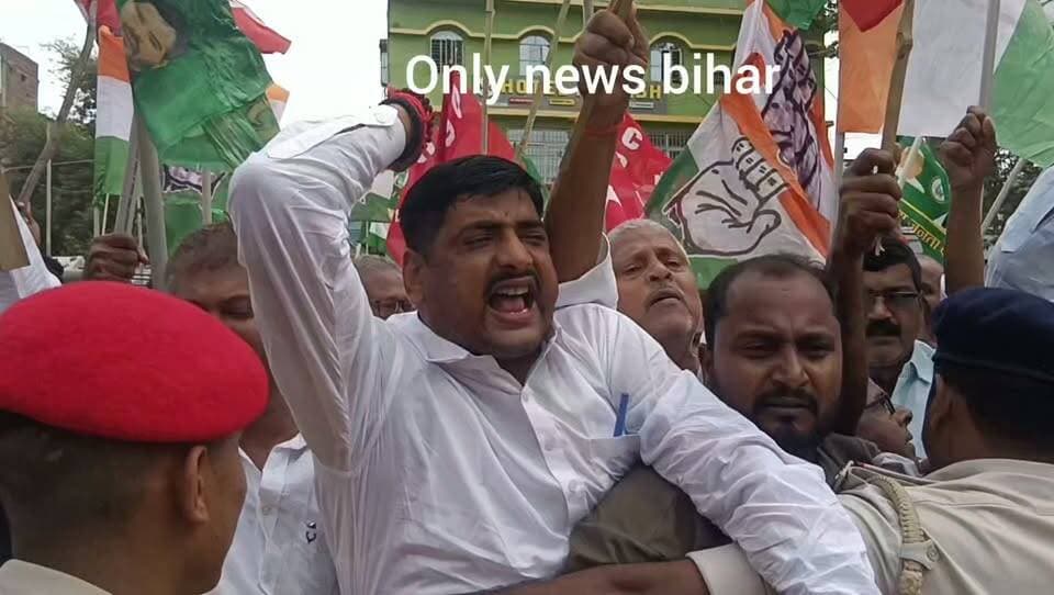 लखीसराय इंडिया गठबंधन के पुतला दहन के दौरान राजद के प्रेम सागर चौधरी, कांग्रेस के अमरेश कुमार अनीश ने क्या कहा
