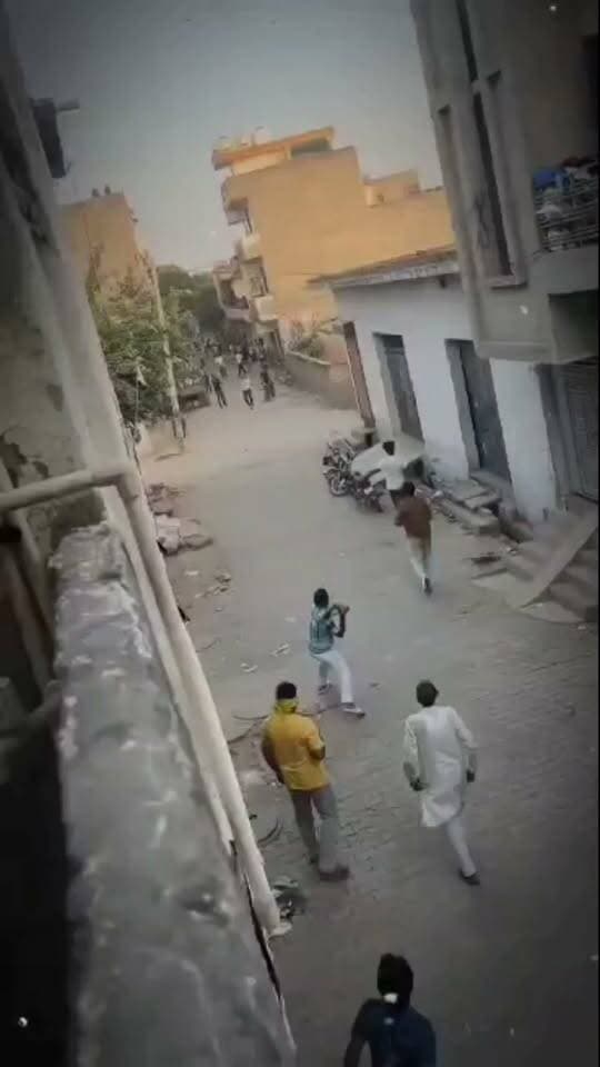 पानीपत में युवक ने सरेआम चलाई गो##लियां एसपी ने संभाली स्थिति फायरिंग देखकर बच्चे सहमे घरो में दुबके