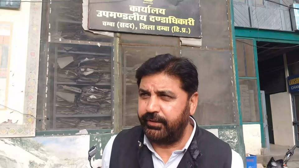 आज चंबा में एसडीएम कार्यालय में बसों के रूट से संबंधित बैठक का आयोजन हुआ इस बैठक में उपाध्यक्ष जिला परिषद लियाकत खान भी मौजूद रहे बैठक से संबंधित क्या बोले उपाअध्यक्ष लियाकत खान