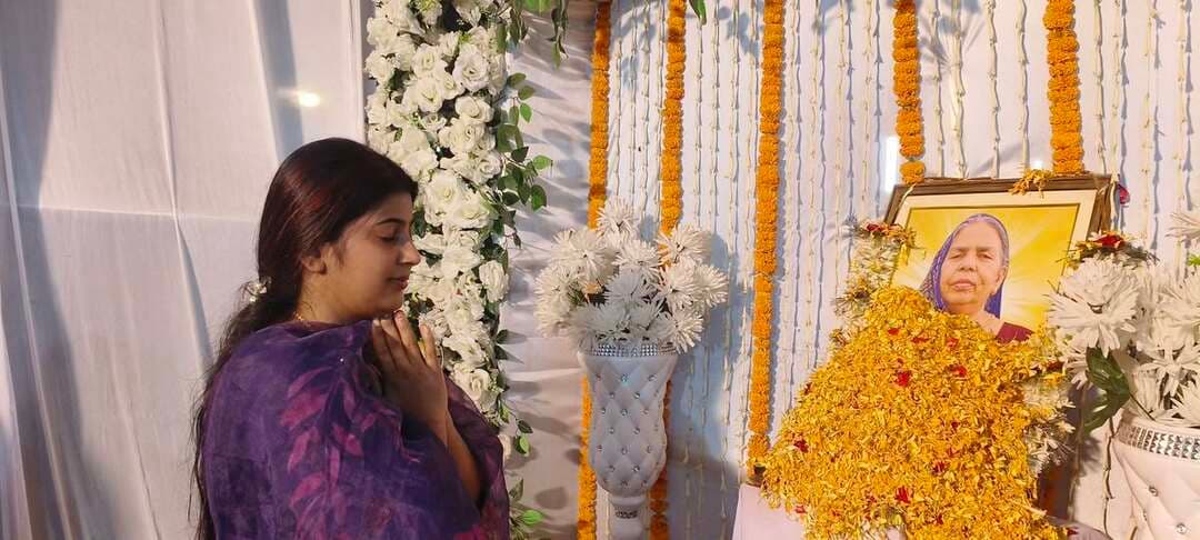 शेखपुरा जिला के सुप्रसिद्ध सिटी पब्लिक स्कूल के संचालक ललन कुमार यादव जी की माता की श्रद्धांजलि सभा में जिले के जाने माने लोग शामिल हुए।