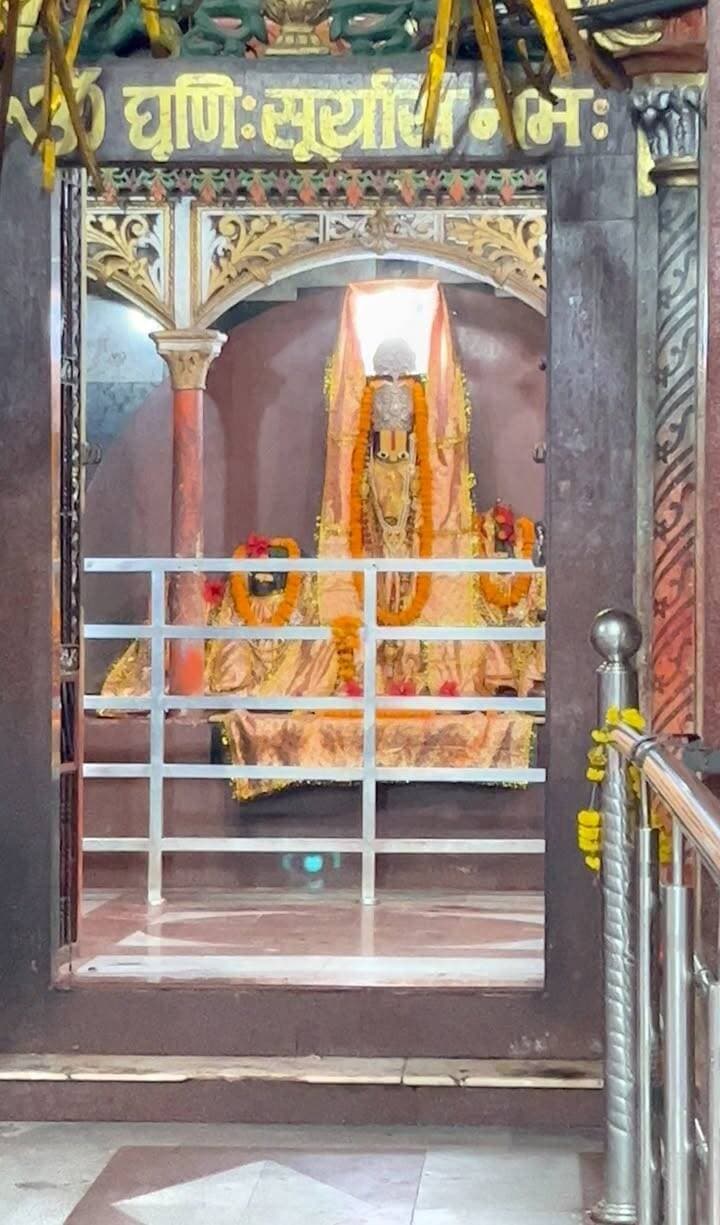 🙏 उलार सूर्य मंदिर पहुंचकर अनंत सिंह ने सूर्य भगवान का लिया आशीर्वाद
🚩 इसके बाद पालीगंज में हुआ छोटे सरकार का भव्य स्वागत
🔥 स्वागत में उमड़ा लोगों का हुजूम, देखने के लिए जुटी भारी भीड़
❤️ पूरे इलाके में दिखा जबरदस्त उत्साह और जोश!