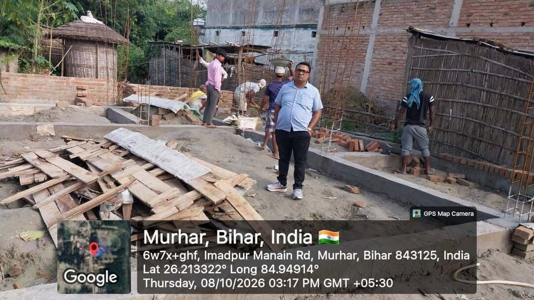 📍 मुजफ्फरपुर जिला | साहेबगंज प्रखण्ड
विकसित भारत जी राम जी के तहत मुजफ्फरपुर जिले के साहेबगंज प्रखण्ड अंतर्गत रूप छपरा पंचायत में नए आंगनबाड़ी केंद्र के निर्माण कार्य का शुभारंभ किया गया। इस केंद्र के निर्माण से स्थानीय बच्चों को बेहतर प्रारंभिक शिक्षा, पोषण एवं बाल विकास संबंधी सुविधाएं उपलब्ध कराने में सहायता मिलेगी। साथ ही, माताओं एवं अभिभावकों को आवश्यक सेवाओं और जागरूकता का लाभ मिलेगा। यह निर्माण कार्य ग्रामीण क्षेत्र में बाल विकास सेवाओं को सुदृढ़ करने तथा पंचायत में बेहतर आधारभूत सुविधाओं के विस्तार की दिशा में एक महत्वपूर्ण कदम है।
#CMSamrat
#samratchoudhary
CMO Bihar
Information & Public Relations Department, Government of Bihar
Rural Development Department, Government of Bihar