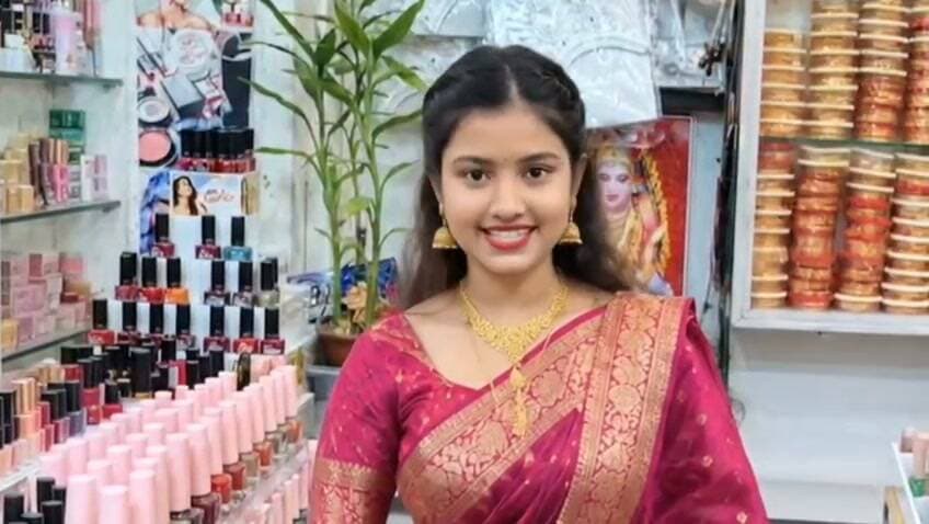 এবারের দুর্গাপূজা মানেই সন্ধ্যা রূপসজ্জা