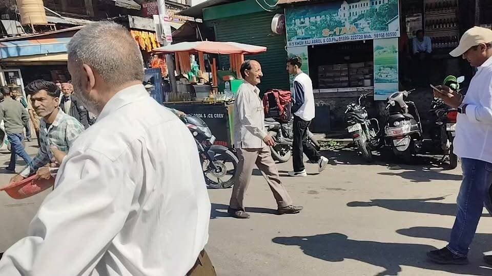 भाजपा नेता जय सिंह का मुख्य बाजार में प्रदेश सरकार पर हल्ला बोल।