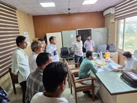 कलायत: एसडीएम कलायत ने सरकारी कार्यालयों और स्कूलों का किया औचक निरीक्षण