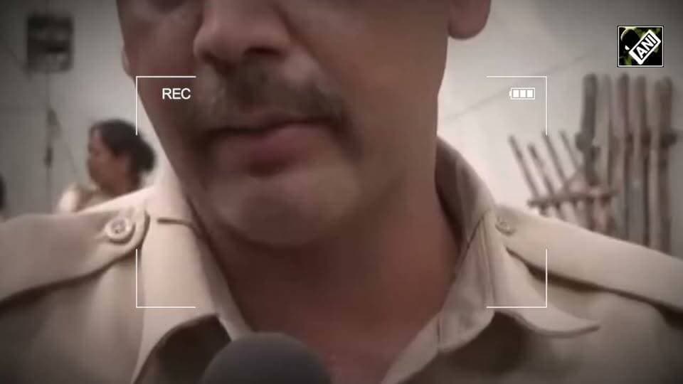 दिल्ली पुलिस से मारपीट !
नीचे गिराया, लात मारी, टोपी गिराई...: INDIA Block Protest में घायल Police वालों से सुनिये आपबीती
#indiablocprotest #rahulgandhi #delhipolice #delhipoliceconstable