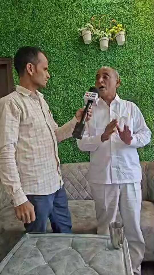 #सीतामढ़ी/ बिहार :- #राजद नेता अभिराम पाण्डेय ने तिरहुत स्नातक निर्वाचन क्षेत्र 2026 के राजद समर्थित प्रत्याशी डॉ रश्मि विनायक गौतम के पक्ष में प्रथम वरीयता का मत देने का किया अपील-------------------।
#वीडियो हुआ वायरल----------- पूरा न्यूज़ को गंभीरता पूर्वक देखिए और समाजहित में इस पोस्ट को जन-जन तक पहुँचाने के लिए शेयर कर दीजिए?
#तिरहुत #Muzaffarpurpolice #spsitamarhi #Sheohar #vaishali #Muzaffarpur #sitamarhi