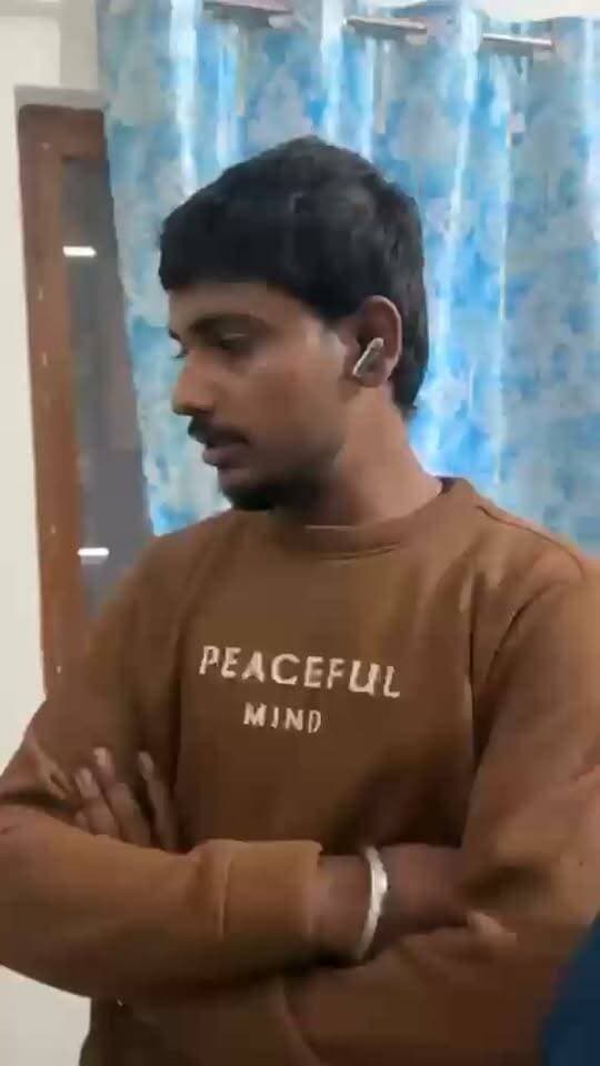 हॉस्टलों तक शराब की होम डिलीवरी. बिना नंबर की स्कूटी से चल रहा था खेल...see more