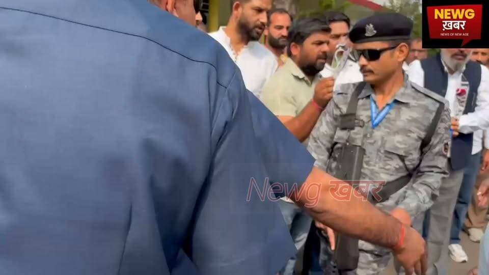 बिलासपुर में स्वागत के लिए फूल लेकर खड़े रहे कार्यकर्ता -कंगना ने मुड़कर भी नहीं देखा