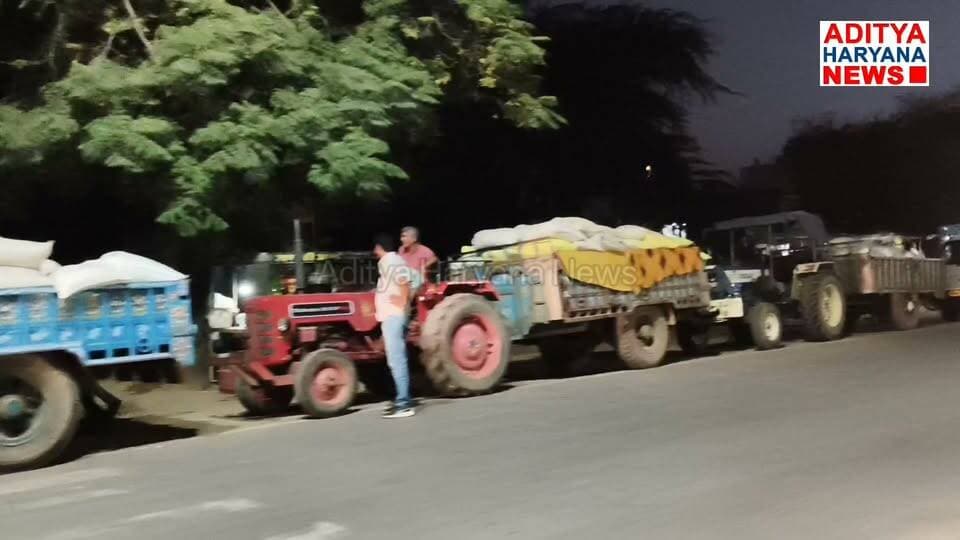बाजरा बिक्री के लिए अटेली मण्डी में रात्रि में भी इंतजार करते रहे किसान Aditya Haryana News