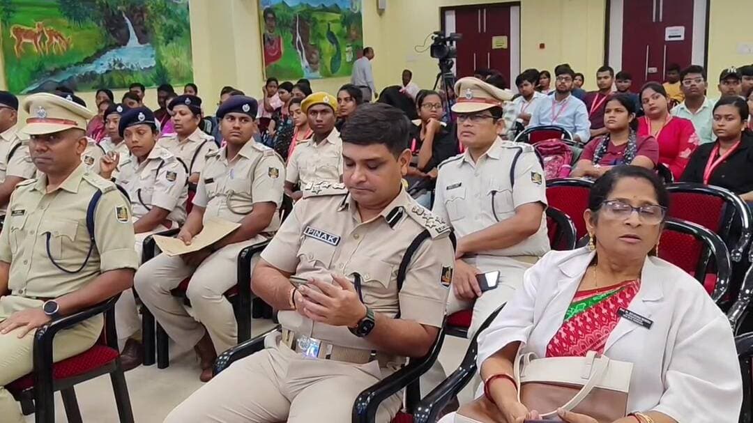 ବାରିପଦା ସଦର: ମୟୂରଭଞ୍ଜରେ ନିଶାମୁକ୍ତ ଭାରତ ଅଭିଯାନ: ବାରିପଦା ବିଶ୍ୱବିଦ୍ୟାଳୟରେ ସଚେତନତା
