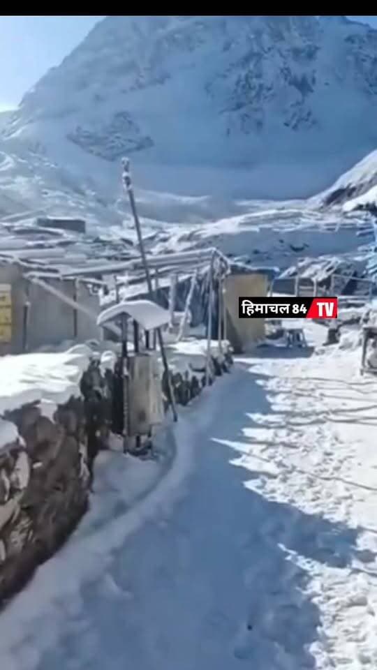 मणिमहेश डल झील गौरीकुंड के ताजा दर्शन----पिछले कल हुई बर्फबारी के बाद पवित्र मणिमहेश डल झील का ताजा वीडियो सोशल मीडिया पर वायरल