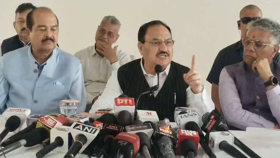 बिलासपुर में केंद्रीय स्वास्थ्य मंत्री जगत प्रकाश नड्डा पत्रकारों से बातचीत करते हुए क्या कहते हैं देखिए पूरी वीडियो #पूरी #वीडियो