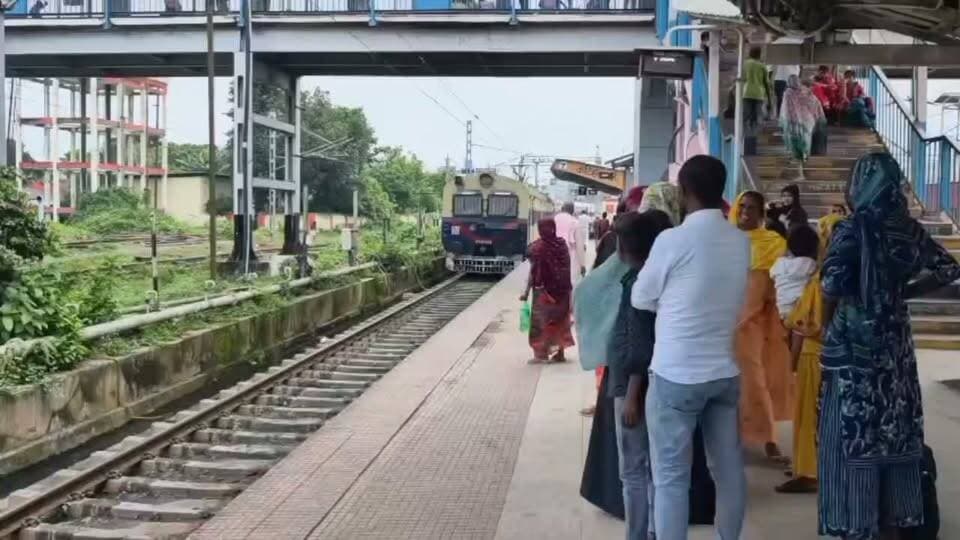 ट्रेन में गर्भवती पत्नी की बिगड़ी हालत, पति बेचैन, देवदूत बन पहुंची RPF की "मेरी सहेली"