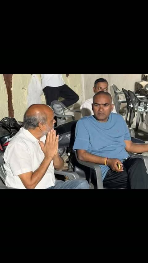 भीलवाड़ा विधायक अशोक कोठारी पहुंचे चंद्रभान सिंह आक्या के पिताजी को श्रद्धांजलि देने, वहीं निर्विरोध पंचायत चुनाव पर 10 लाख रुपये मिलने की वायरल फोटो चर्चा में!
क्या आपकी ग्राम पंचायत भी पा सकती है 10 लाख रुपये? इसके लिए जरूरी है गांव की एकता, आपसी सहमति और एक अच्छी सोच, ताकि गांव के हित में मिलकर निर्णय लिया जा सके। हालांकि, वायरल फोटो में किए गए 10 लाख रुपये के दावे की आधिकारिक पुष्टि जरूर करें।