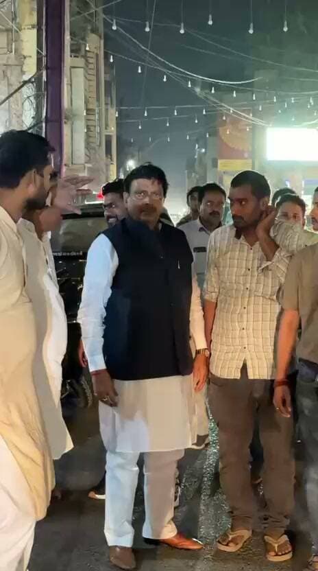 सांसद गणेश सिंह स्टेशन रोड का निरीक्षण करने पहुंचे...
#MP #satna #satnanews #chitrakootexpress