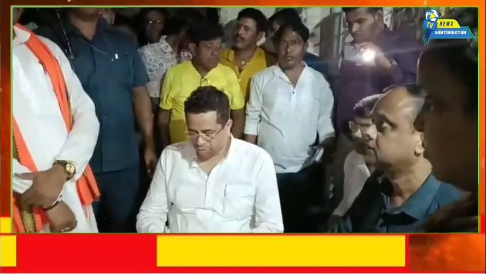 বোলপুরে নিহত বিজেপি বুথ সভাপতি চন্দন ভল্লার বাড়িতে সৌমিত্র খাঁ পরিবারের সঙ্গে দেখা করলেন।।