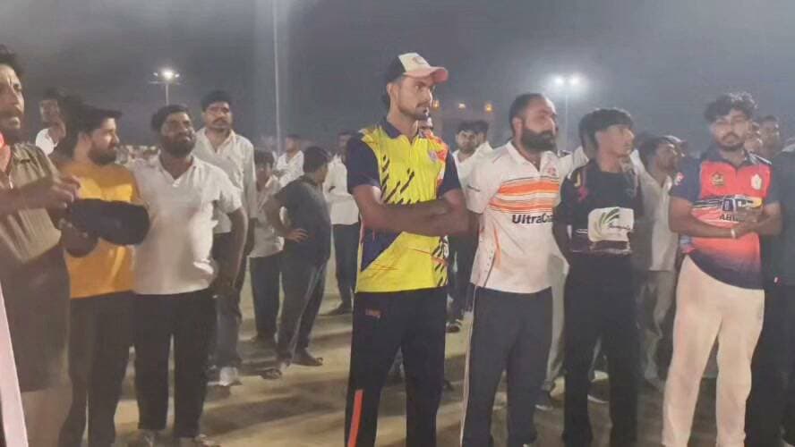 बज्जु में क्रिकेट प्रतियोगिता का उद्घाटन हुआ