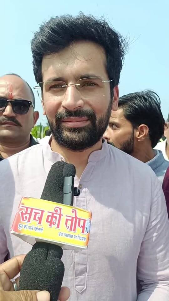 हम सबके प्यारे *बच दा* की जयंती पर उनकी स्मृतियों की याद में उमड़े लोग । पूर्व केंद्रीय मंत्री , सांसद, विद्यायक के साथ ही सबसे अधिक वह लोगों के *बच दा * के रूप में विख्यात रहे। #bachisinghrawat #shshaankrawat #bjp #अल्मोड़ा #parliyamentrain #almoraloksabha