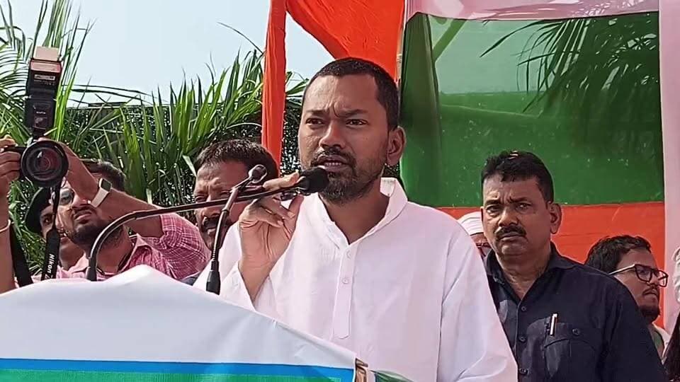 दरभंगा में स्वास्थ्य मंत्री निशांत कुमार स्नातक और शिक्षक निर्वाचन क्षेत्र के प्रत्याशी की सभा में पहुंचे