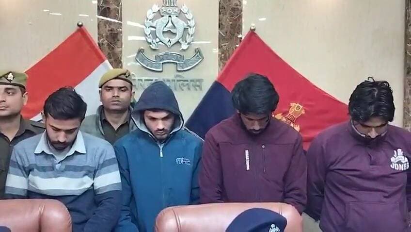 Meerut News: सड़क पर गुंडागर्दी करने वाले युवक गिरफ्तार, बीच बाजार कार में की थी तोड़फोड़ | UP News
#meerutnews #upnews #mpnewstoday
