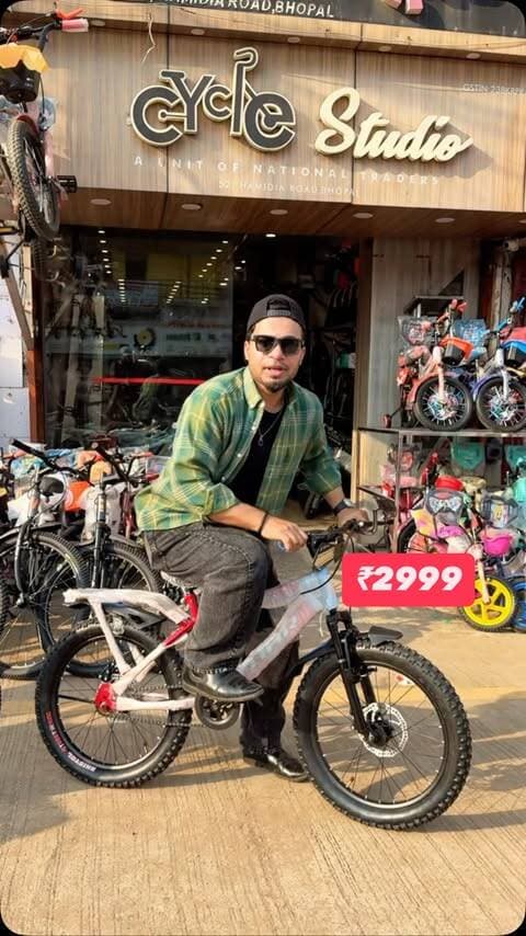 Cycles लेना है सस्ते में 😍 📞7089009311
Cycle studio
Location: manohar dairy k samne hamidiya road bhopal
Contact: 7089009311
.
.
@alaamirkhan
#bhopal #reelsinstagram #trendingreel #explorepage alaamirkhan actor madhyapradesh #india