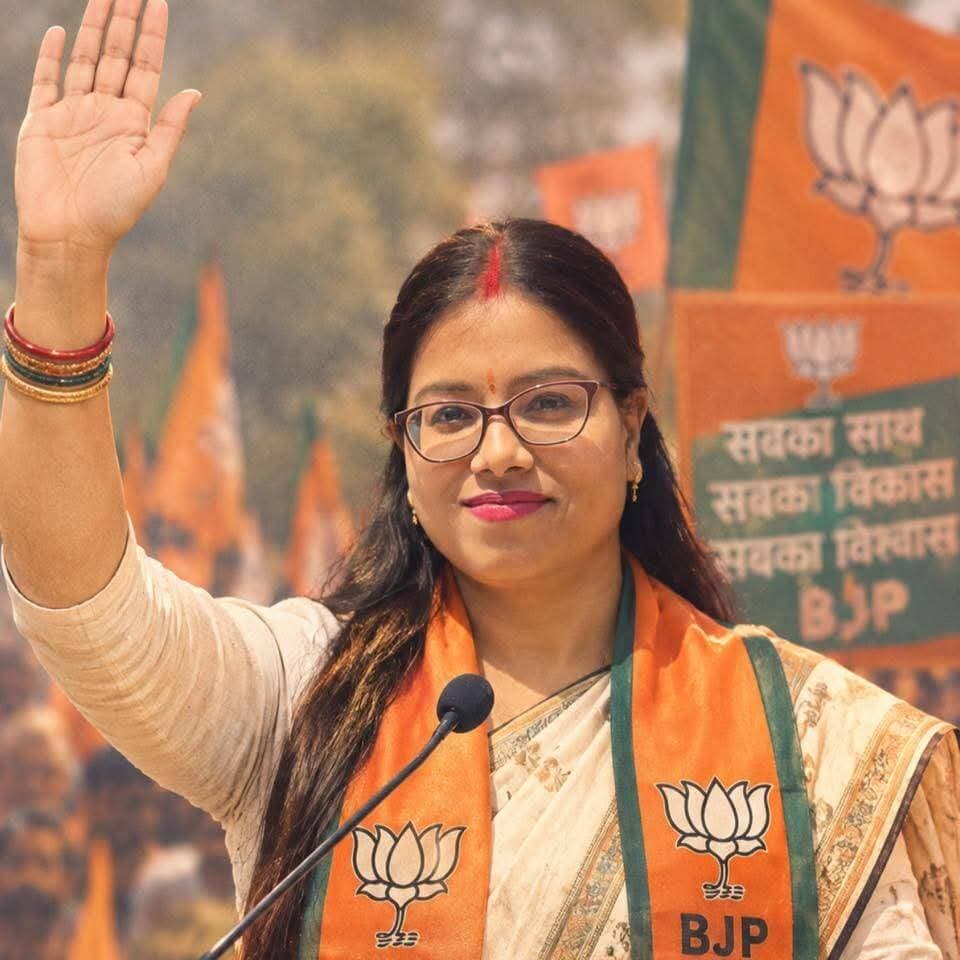 मंत्री की बहन और जिला पंचायत सदस्य को पुलिस ने सीट बेल्ट लगाने के लिए रोका तो कहां अभद्रता की, पूरी खबर पढ़े कमेंट बॉक्स मे