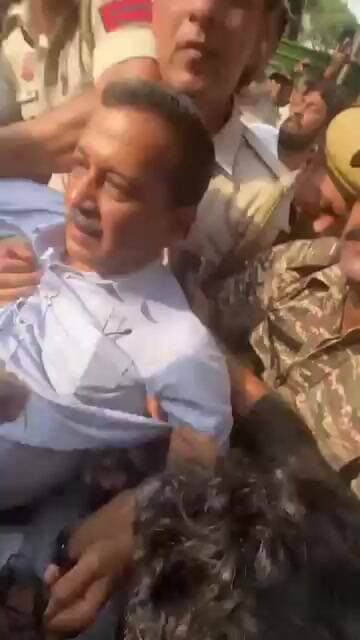 आप संयोजक अरविंद केजरीवाल को दिल्ली पुलिस ने डिटेन किया #arvindkejriwal #cjpprotest #breakingnews