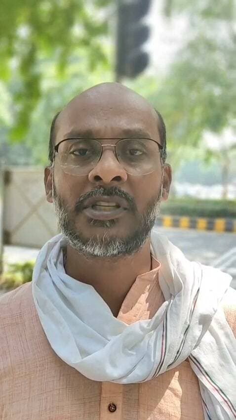 CJP के प्रदर्शन से जुड़ी ताजा खबर, दिन चढ़ने के साथ ही प्रदर्शन पकड़ने लगा जोर, भारी संख्या में जुटने लगे युवा।
#cjp #JantarMantar #cockroach