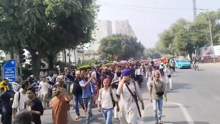 तमाम प्रयासों के बाद ये लो फिर आ गए...